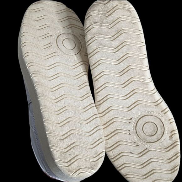 New Balance Chunky White & Pink Leather CT 302 Sneakers 10.5 W 9 M 42.5 Euro - Picture 6 of 16